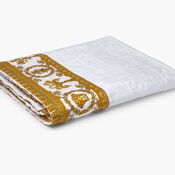 AUTH NWT Versace Oversized Beach Towel - Picture 1 of 2